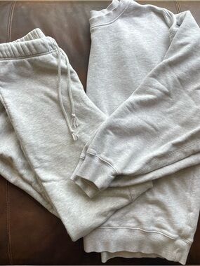 ELWOOD CORE SET VINTAGE ASH GREY  - OVERSIZED CREWNECK (M) & SWEATPANTS (XS)